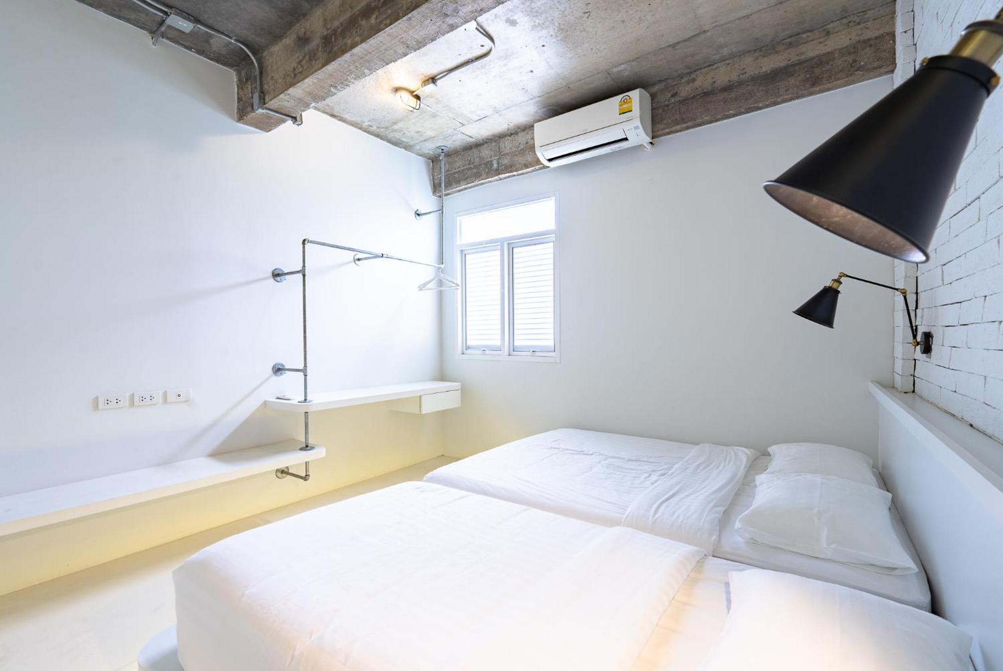 Siam Plug In Hostel Bangkok Buitenkant foto
