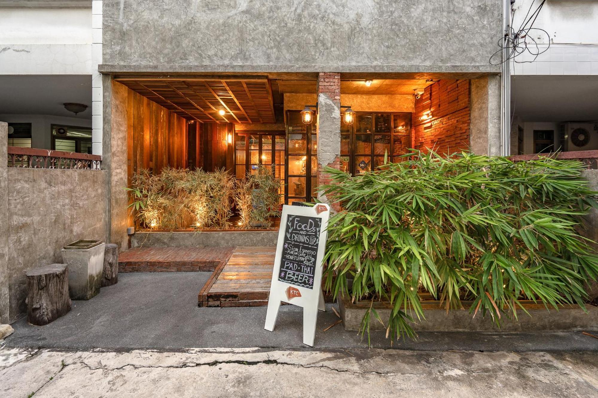 Siam Plug In Hostel Bangkok Buitenkant foto