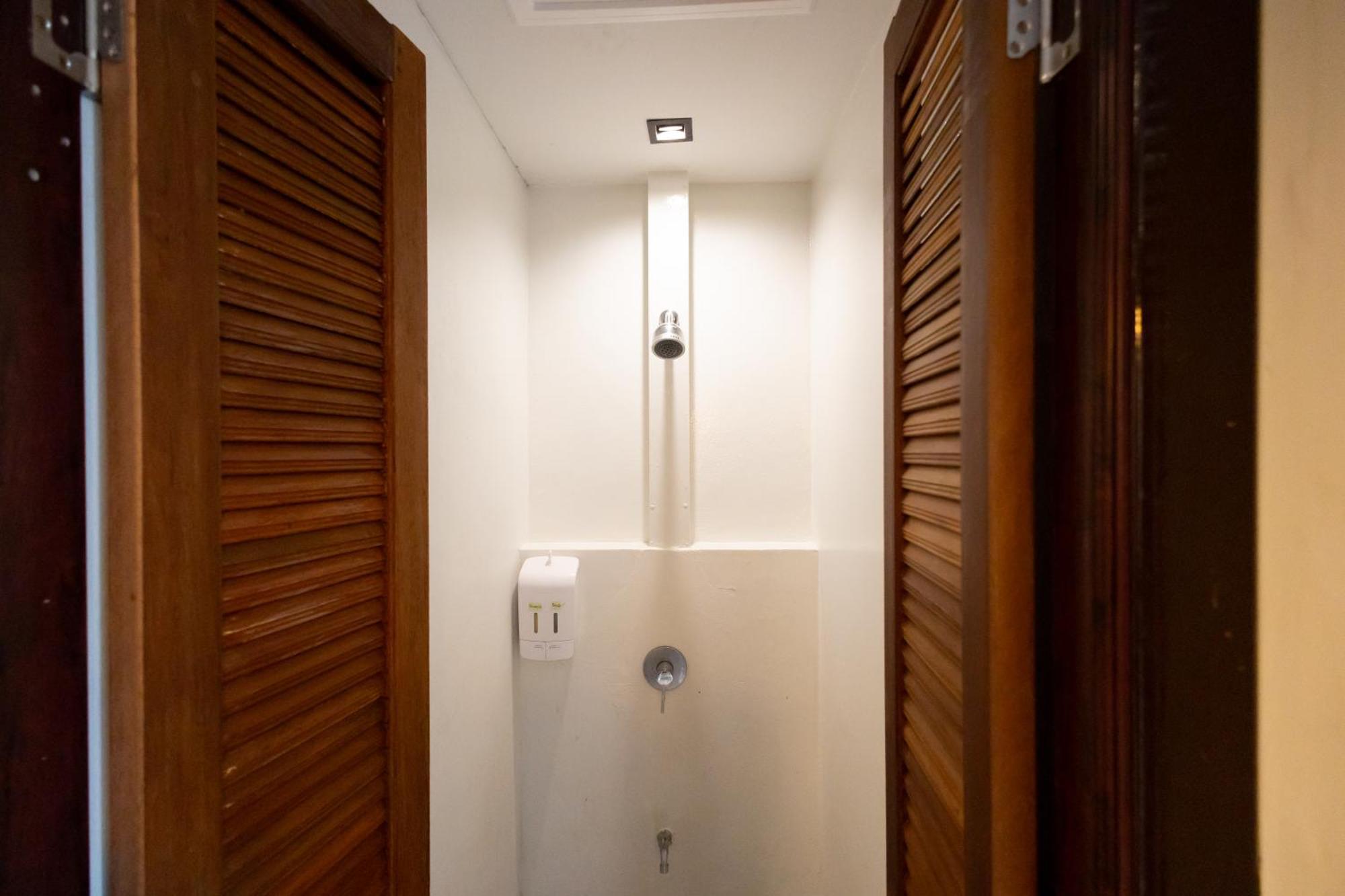 Siam Plug In Hostel Bangkok Buitenkant foto